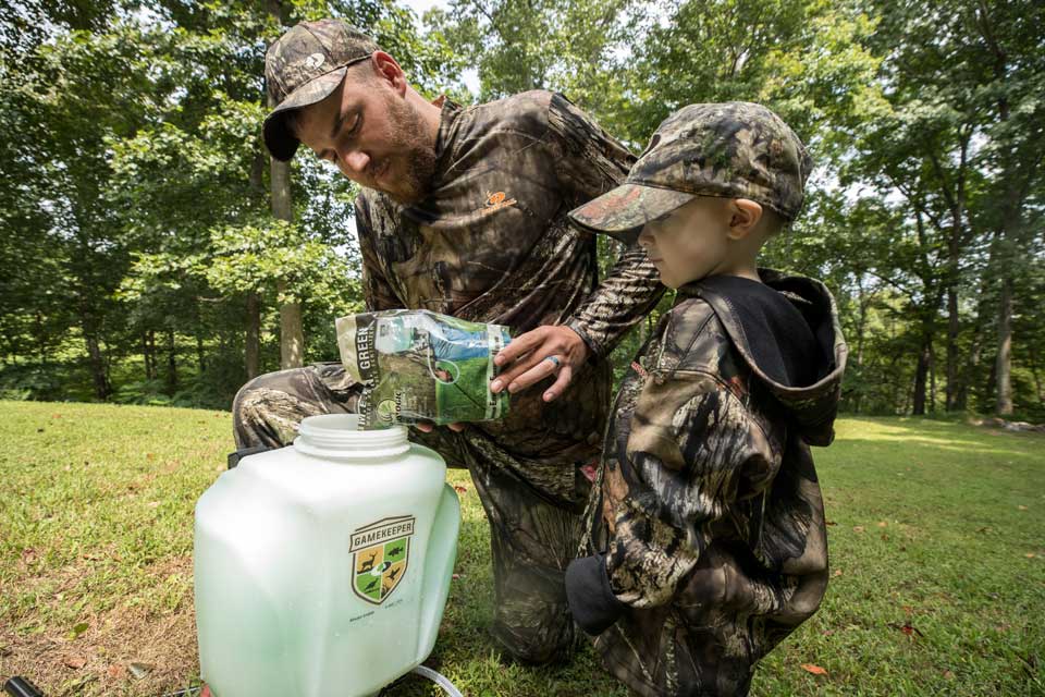 GameKeeper sprayer and Meen Green