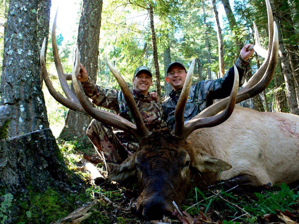 Lodwick and Ramos with bull elk