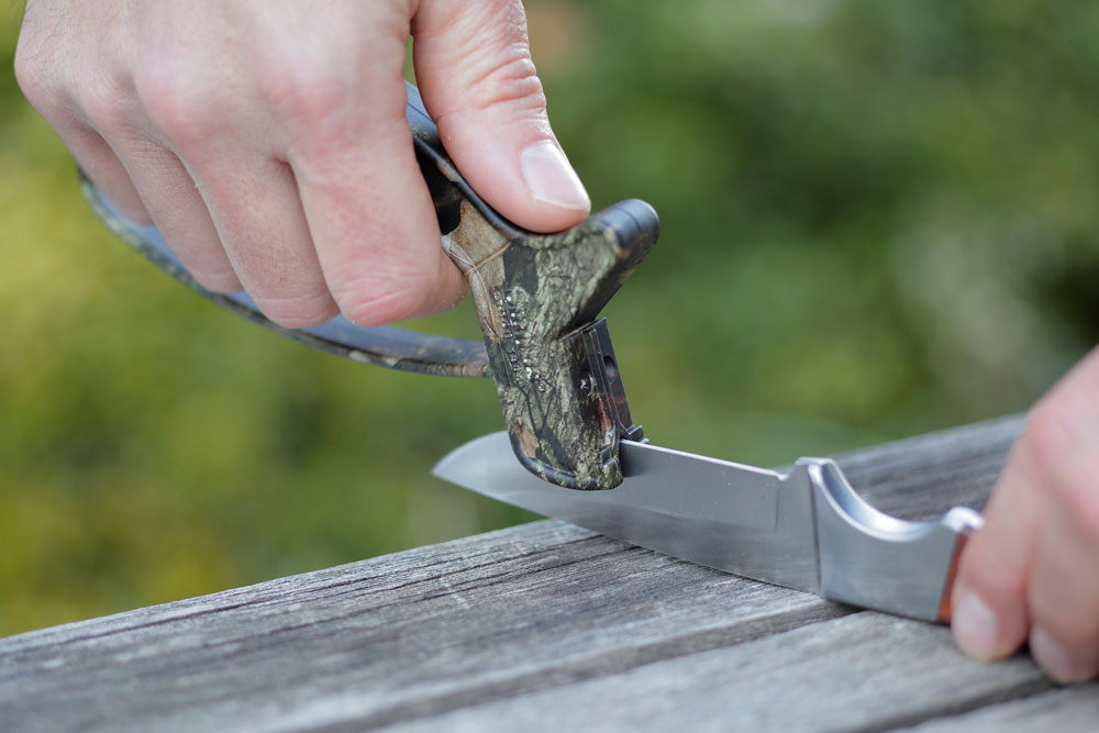 sharpening knife