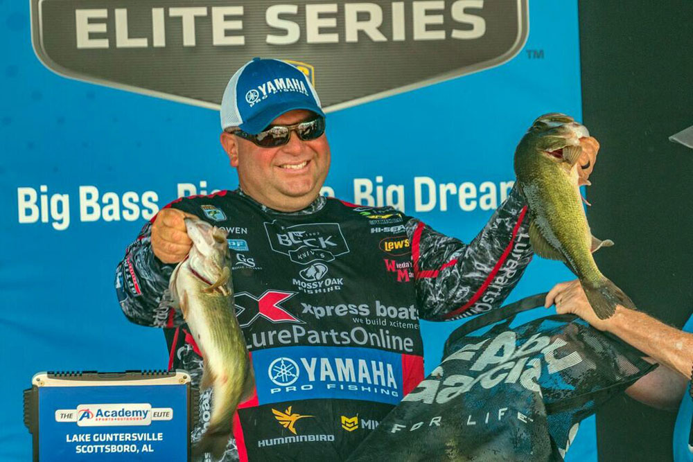 Bill Lowen Bassmaster Elite weigh in