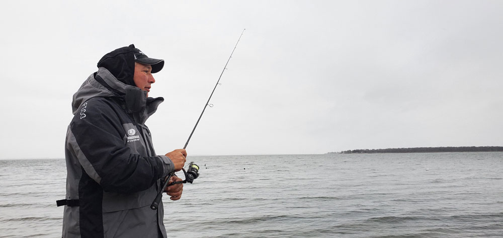 Johnnie Candle winter fishing