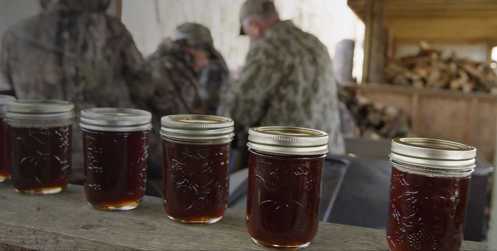 maple syrup jars