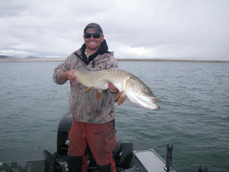 Nate Zelinsky northern pike fishing