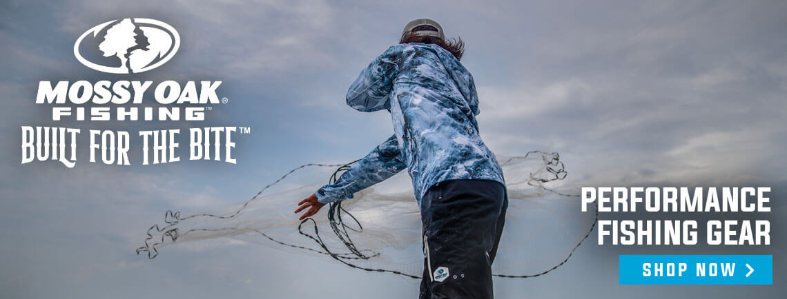 man throwing out net banner ad for mossy oak gear