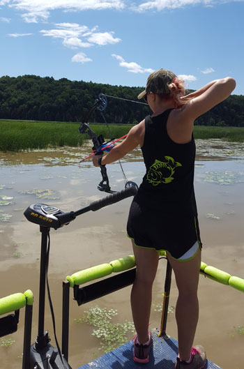 Rochelle LeClaire bowfishing