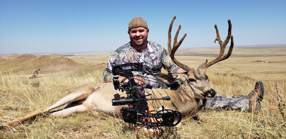 Travis Leier mule deer buck