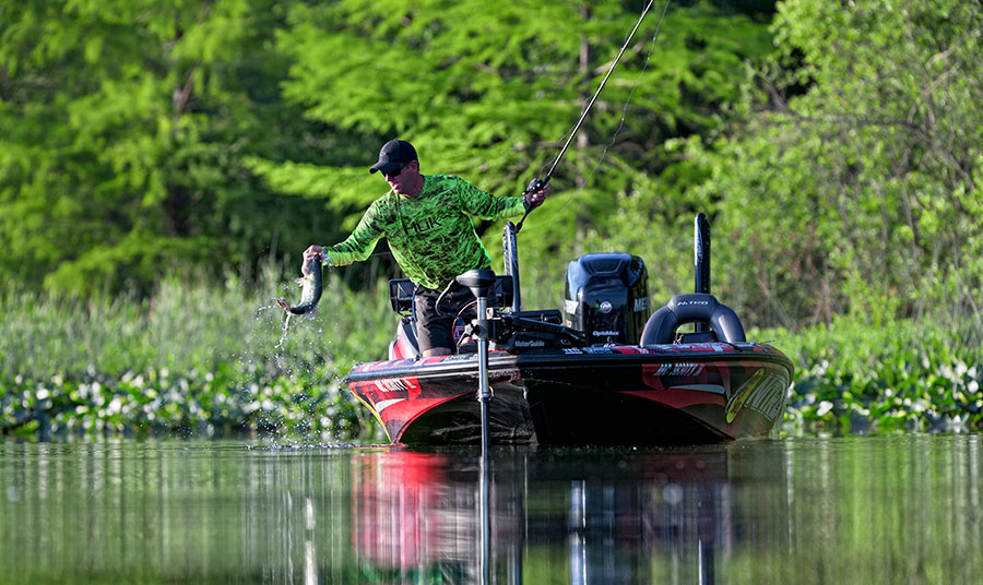 Kevin VanDam Mossy Oak Elements Agua