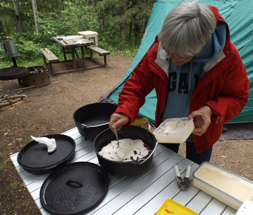 baking while camping with cast iron