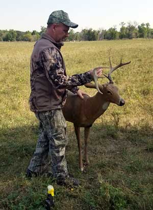 setting up a deer decoy