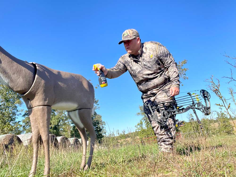 removing odor from deer decoy