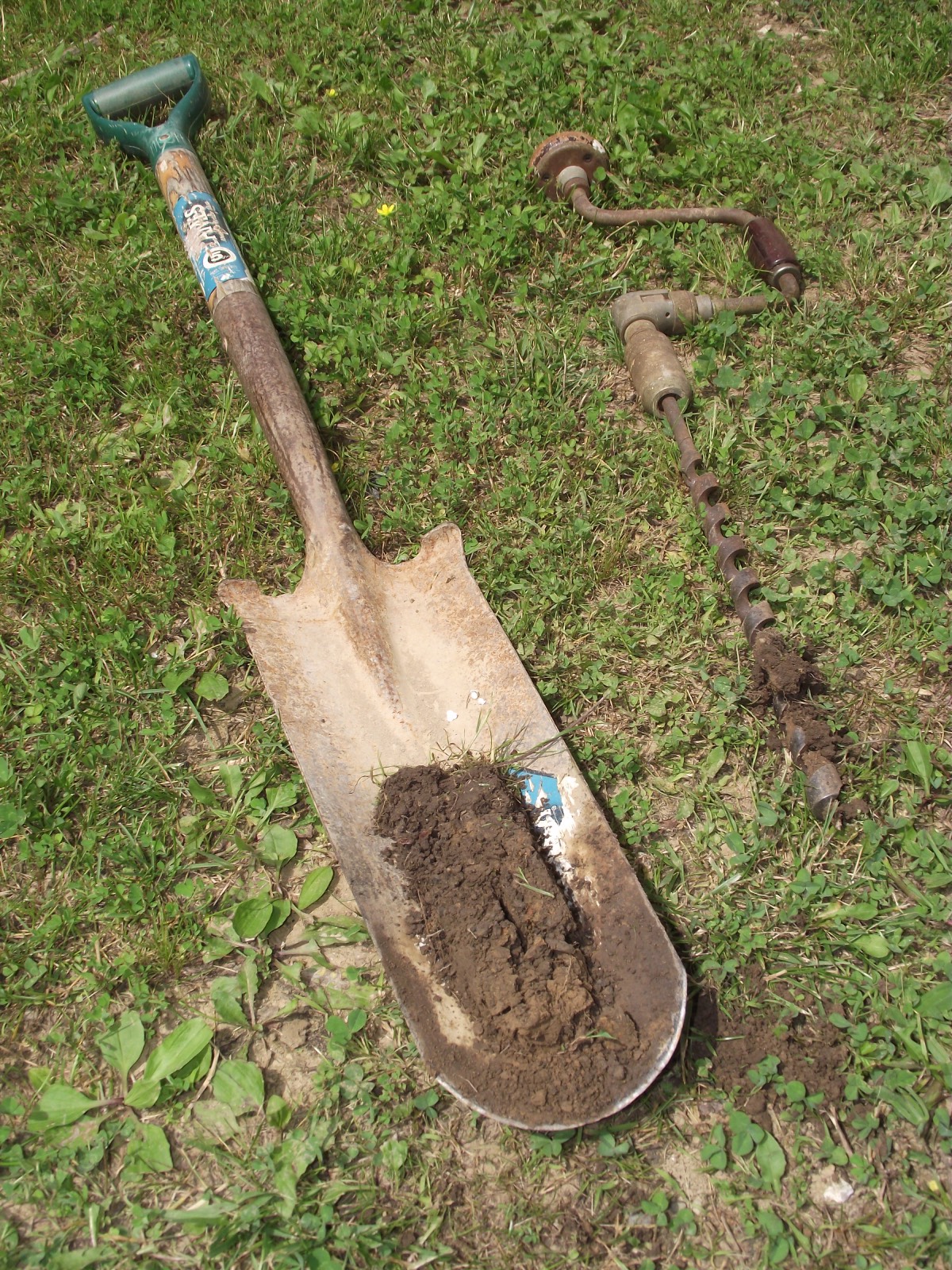 shovel of dirt