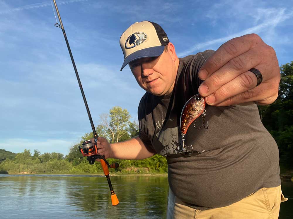 Smallmouth bass bait to match water